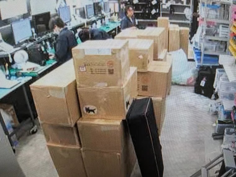 宅配の荷物の開封と梱包